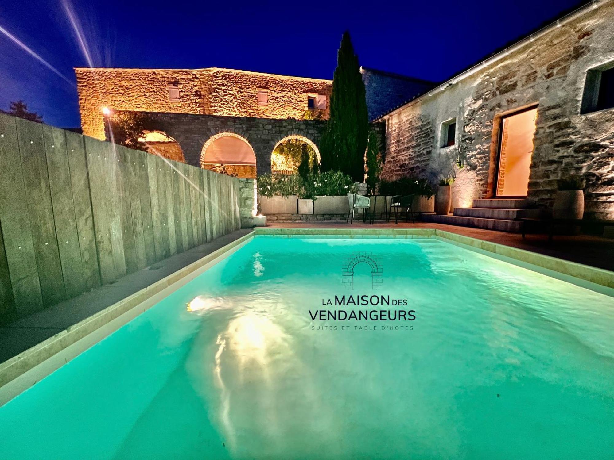 La Maison Des Vendangeurs - Table D'Hotes Le Soir Du Jeudi Au Dimanche- Jacuzzi - Balneo Spa - Acces Piscine Pour Toutes Les Chambres Sauf Studio Coquet- Piscine De Mai A Mi-Octobre Martignargues Экстерьер фото