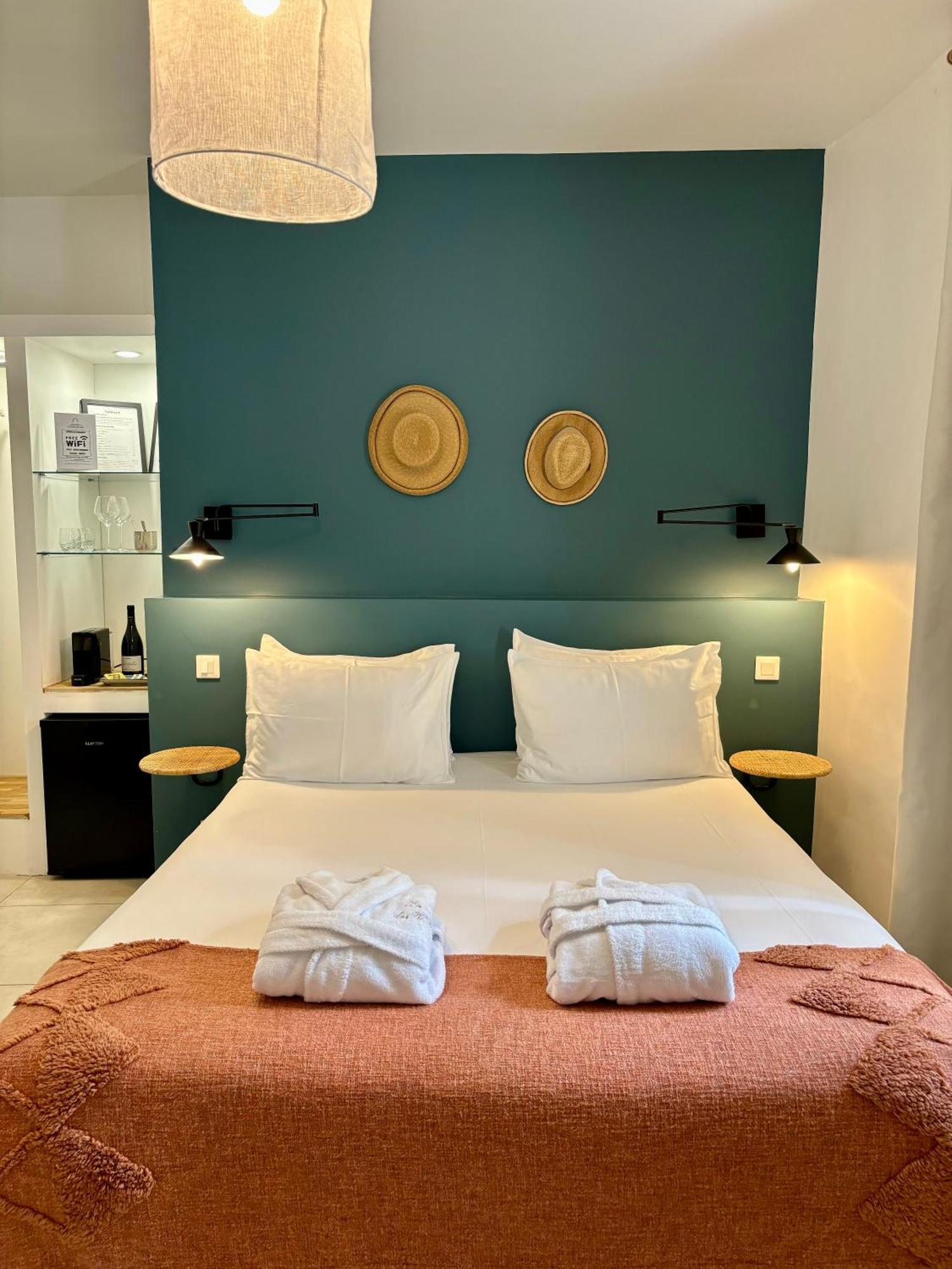 La Maison Des Vendangeurs - Table D'Hotes Le Soir Du Jeudi Au Dimanche- Jacuzzi - Balneo Spa - Acces Piscine Pour Toutes Les Chambres Sauf Studio Coquet- Piscine De Mai A Mi-Octobre Martignargues Экстерьер фото