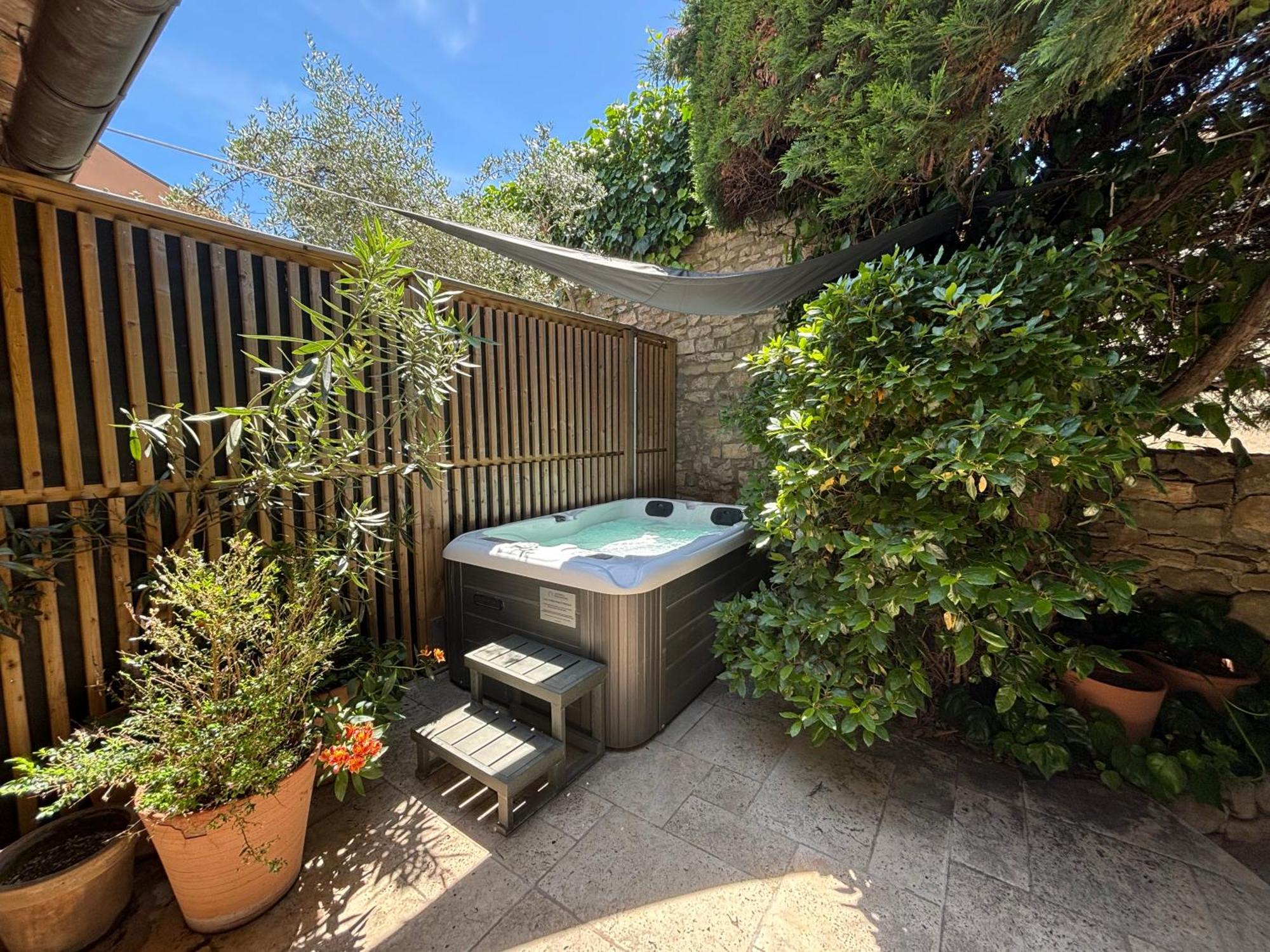 La Maison Des Vendangeurs - Table D'Hotes Le Soir Du Jeudi Au Dimanche- Jacuzzi - Balneo Spa - Acces Piscine Pour Toutes Les Chambres Sauf Studio Coquet- Piscine De Mai A Mi-Octobre Martignargues Экстерьер фото